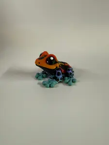 Mini Poison Dart Frog - 3D Printed Collectible with Flexible Joints for Fidgeting desk fidget