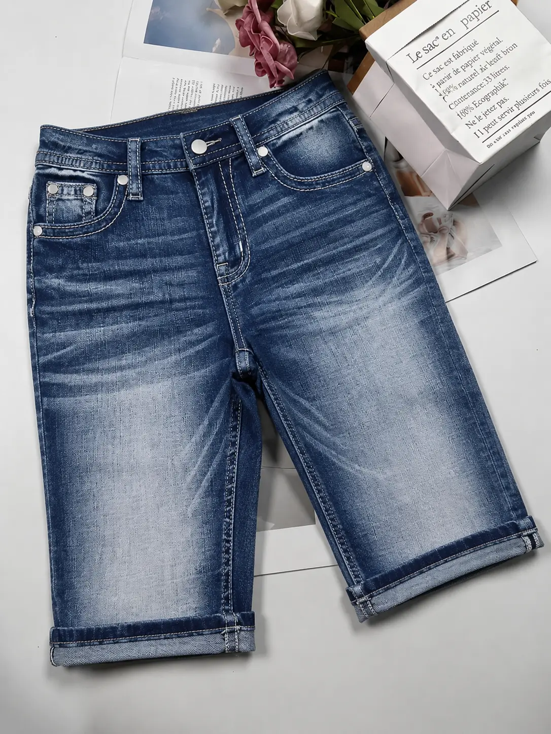 Women's Dark Blue Gradient Horizontal Faded Wash Mid-Rise Knee-Length Bermuda Denim Bottoms, Distressed Ripped Back Pocket Patches, Roll-Up Cuff Hem, High-Stretch Bodycon, Vintage Y2K Everyday Casual Summer Jean Shorts