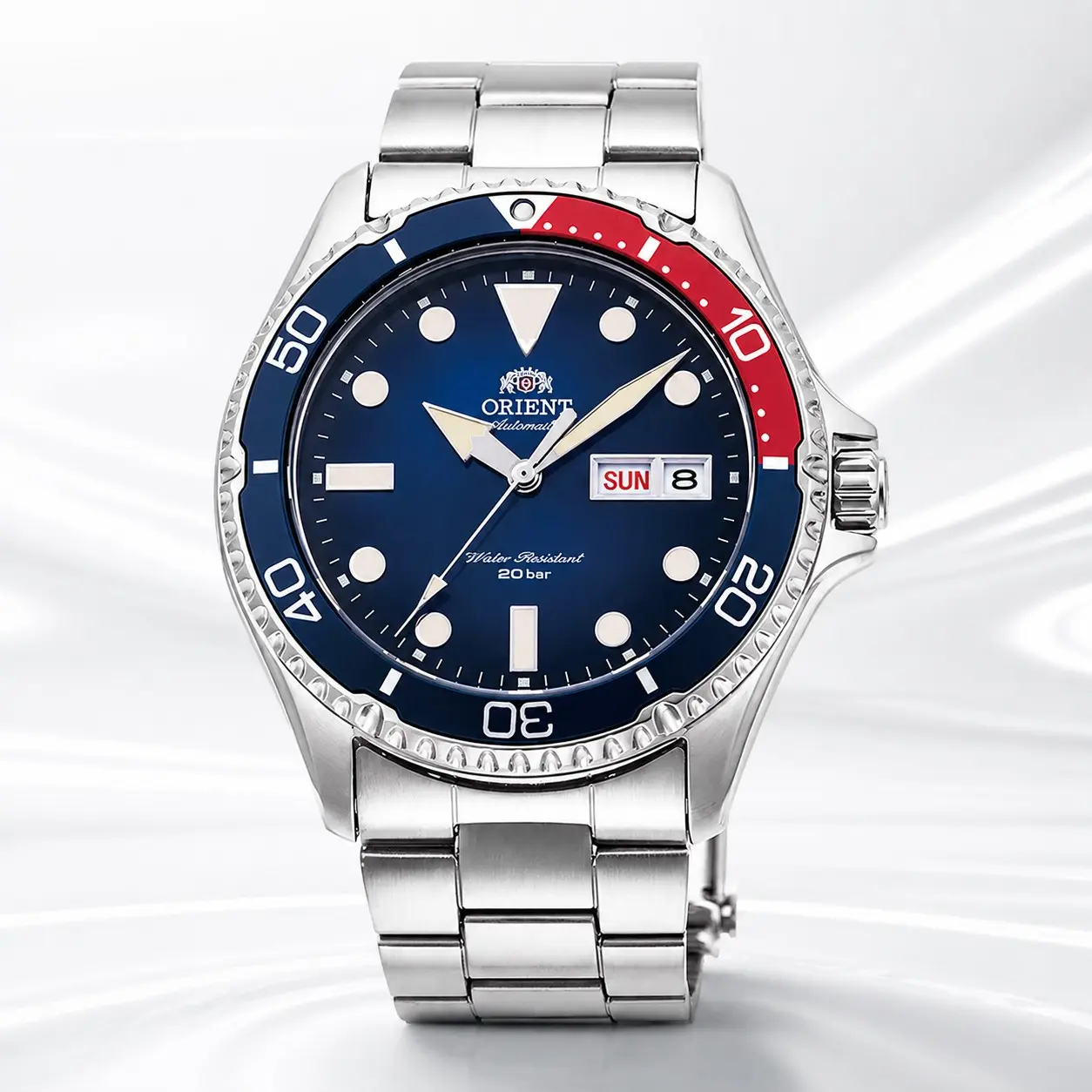 Orient Kamasu Men Automatic Diver Watch, Gradient Dial, 200M Waterproof, Unidirectional Rotating Bezel, Luminous Markers, Day & Date Display, Stainless Steel Bracelet, Sport Mechanical Diving Wristwatch, Multiple Color Options