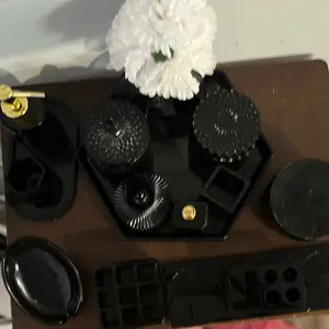 Black Resin Bathroom Set