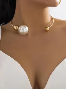 Metal Pearl Open Choker Necklace Adjustable Gold Pearl Choker Necklaces for Women Round Open Cuff Necklace Elegant Cuff Collar Necklace Statement Chain Necklace for Women Pearl Embellished Necklets