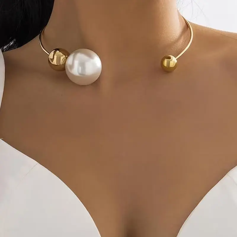 Metal Pearl Open Choker Necklace Adjustable Gold Pearl Choker Necklaces for Women Round Open Cuff Necklace Elegant Cuff Collar Necklace Statement Chain Necklace for Women Pearl Embellished Necklets Pearl Choker Jewelry