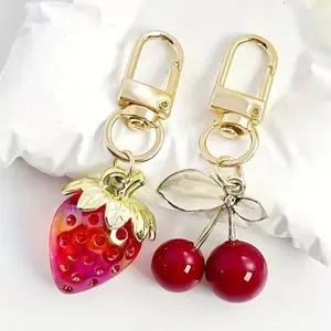 Two-Piece Simulated Resin Strawberry and Cherry Keychain For Bags Bag Charm, Purse Handbag Backpack Pendant Accessories, Trendy Cute Keychain, Wallet Decoration Keychain, Festive Gift