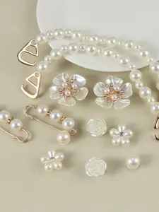DIY Pearl Flower Shoe Charms for Crocs Decorative Accessories Shoe Embellishment Set Detachable Beaded Shoe Buckles Cute Bridal Floral Bling Clog Decorations for Women Girls Sandals Slippers DIY Craft Kit