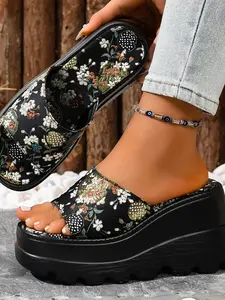 Women's Thick Sole Sandals 2026 New Summer Outdoor High Heel Beach Slippers, Fashion PU Leather Solid Color, Polyurethane Sole