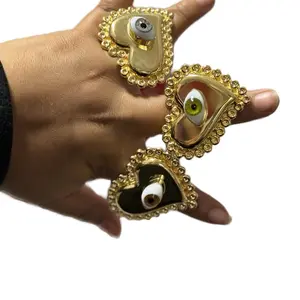 Anillo en forma de corazón jumbo con ojo de cristal