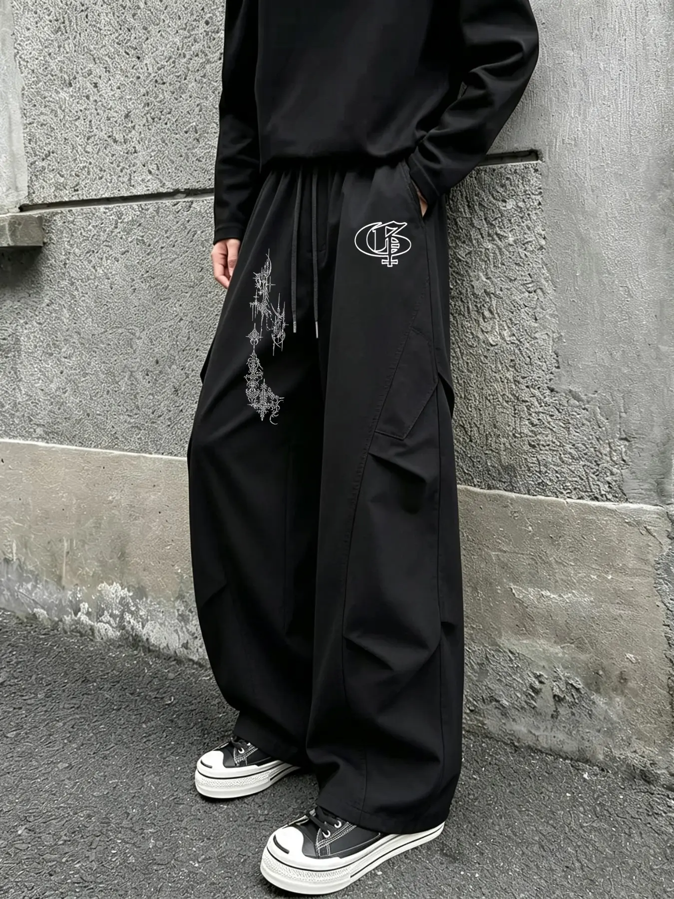 Dark Abstract Graffiti Cargo Pants, High Street Trendy Men's Fashion, Loose-Fitting Geometric Print, All Seasons Casual Trousers