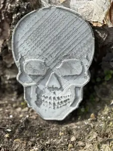 SKULL Garden Art measures 5 x 3 1/2"