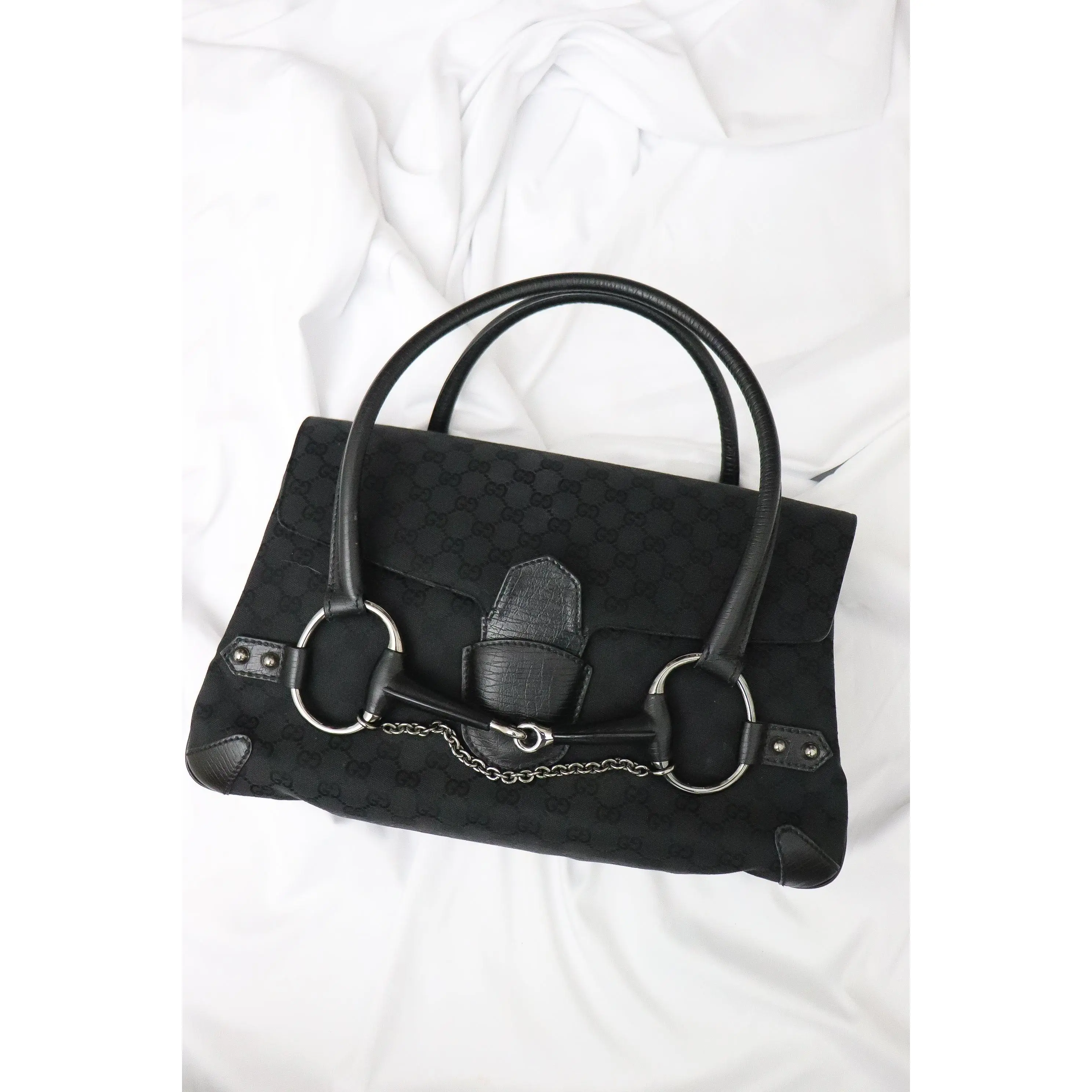 Pre-owned GUCCI fabric Shoulder Bags GG canvas horsebit chain bag