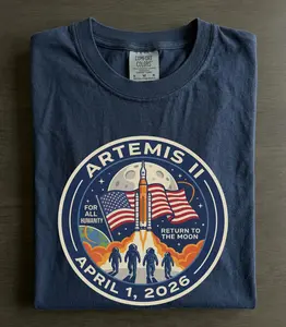 Artemis II Mission Shirt, Return to the Moon 2026 Tee, Comfort Colors Retro Astronaut Graphic T-Shirt, Astronomy Lover Gift Unisex T-shirt