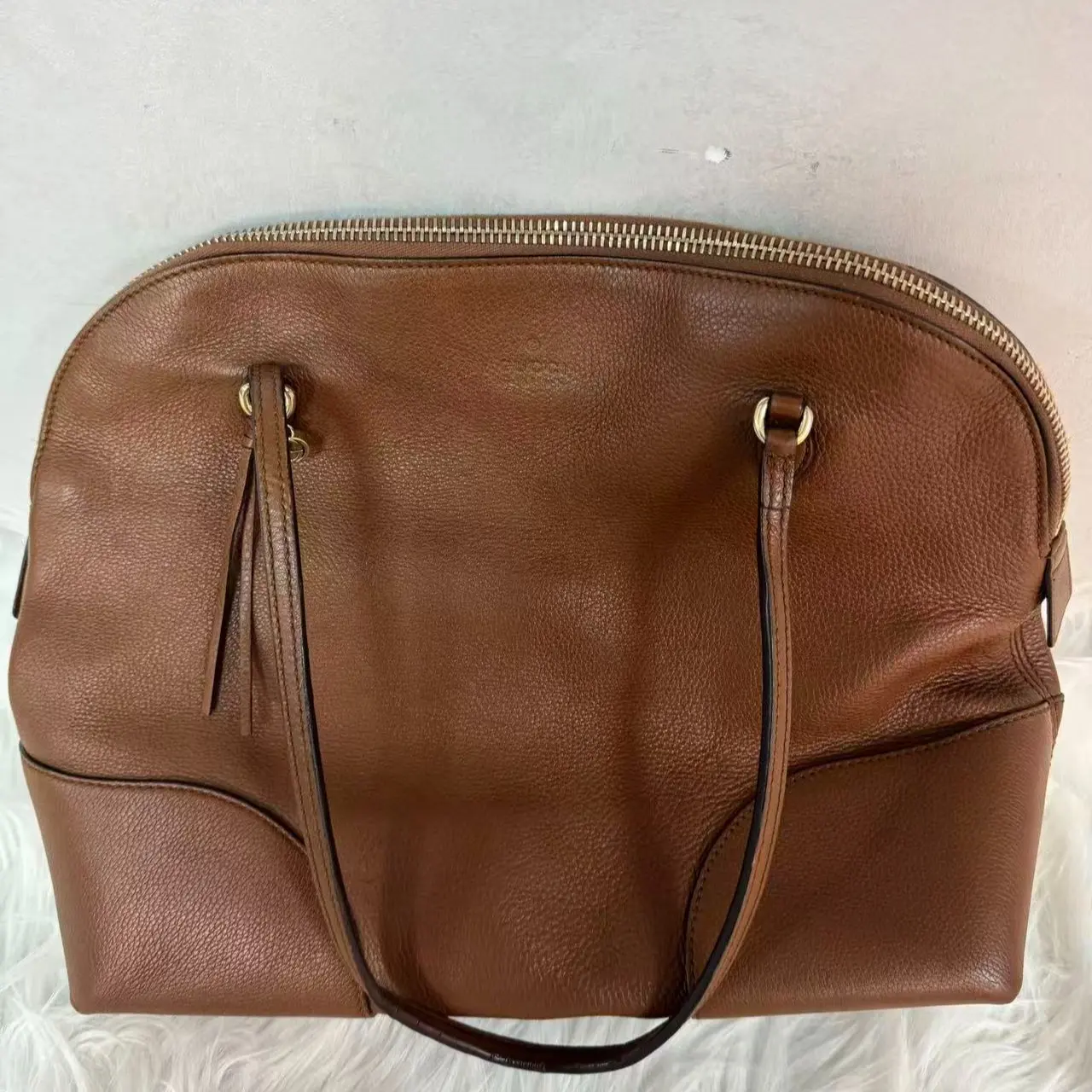 Pre-owned GUCCI leather handbag Bree Medium Brown Pebbled Dome Bag qg415#