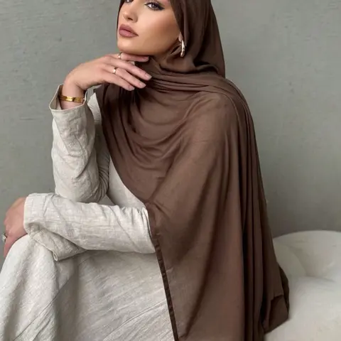 Women's Elegant Paisley Color Scarf, Suitable For Beach,Lightweight Breathable Muslim Hijab, Muslim Headscarf Cover, Fashionable Woven Fabric Shawl, All-Season Casual Multifunctional