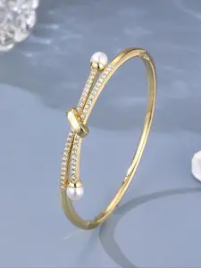 Elegant Alloy Bangle Bracelet with Imitation Pearls, Ideal Gift for Friends and Loved Ones for All Occasions, Perfect Birthday and Holiday Accessory, Elegant Jewelry Bracelet