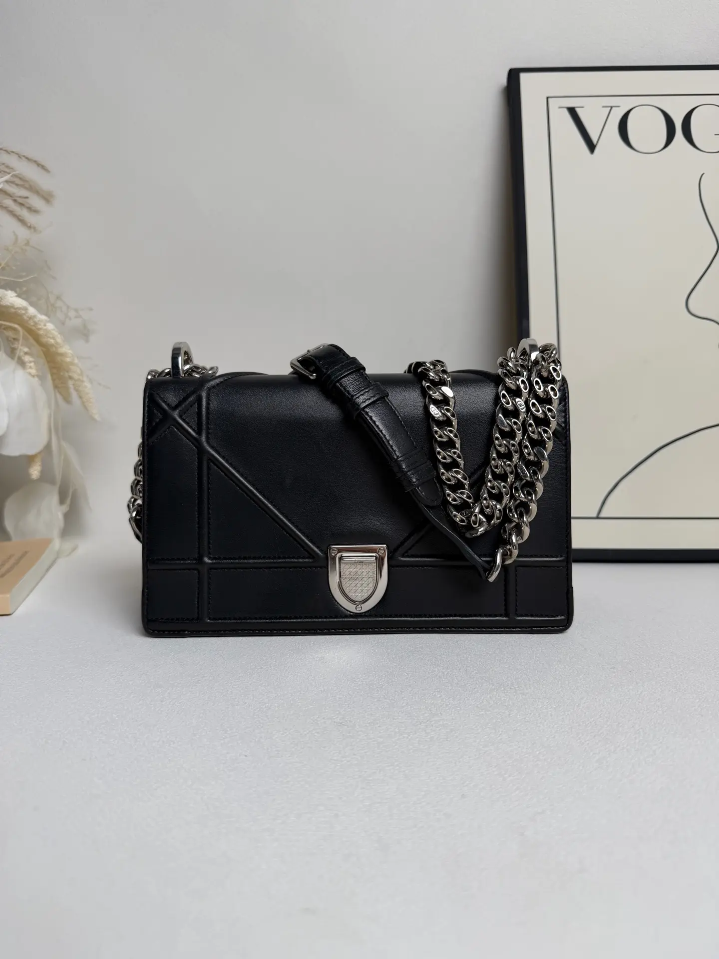 Pre-owned Dior 30 Montaigne Small Box Bag with chain CC0034