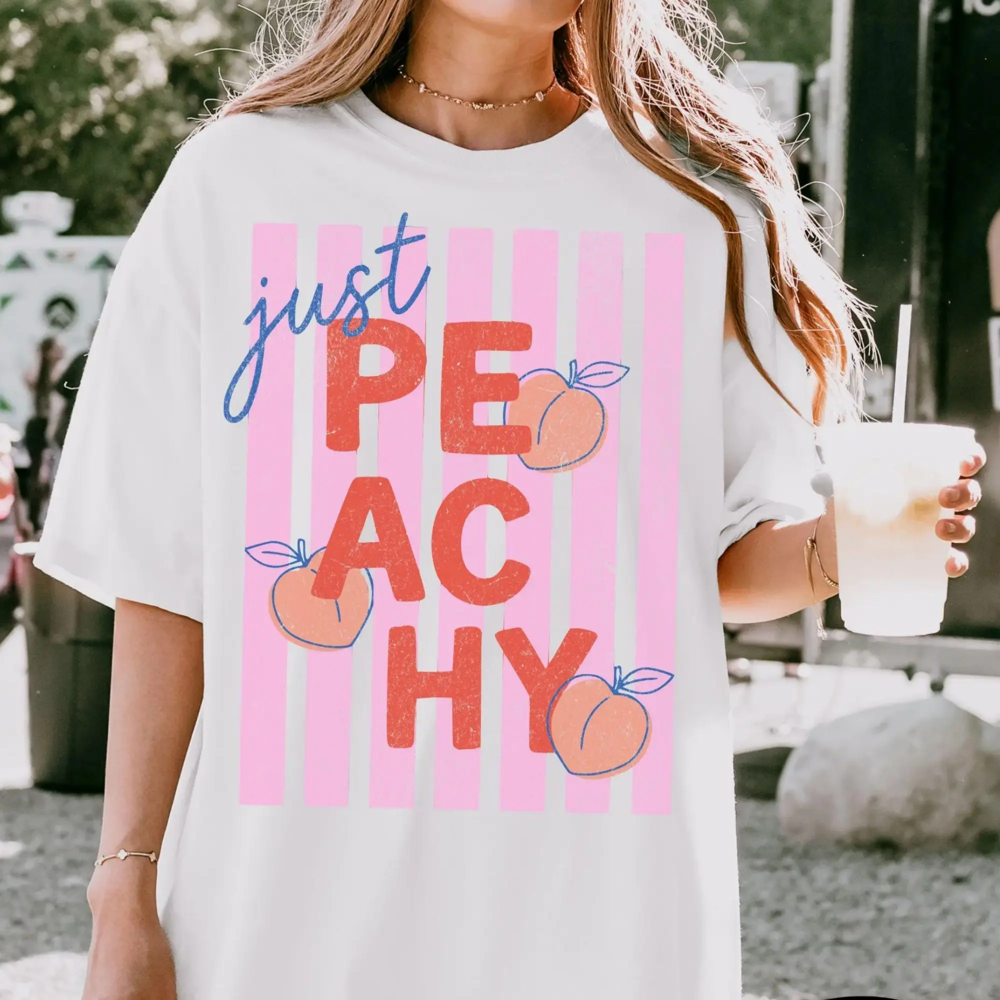 Comfort Colors Just Peachy T-Shirt, Cute Peach Graphic Tee, Summer Fruit Pun Shirt, Retro Aesthetic Top, Trendy Food Lover Tee