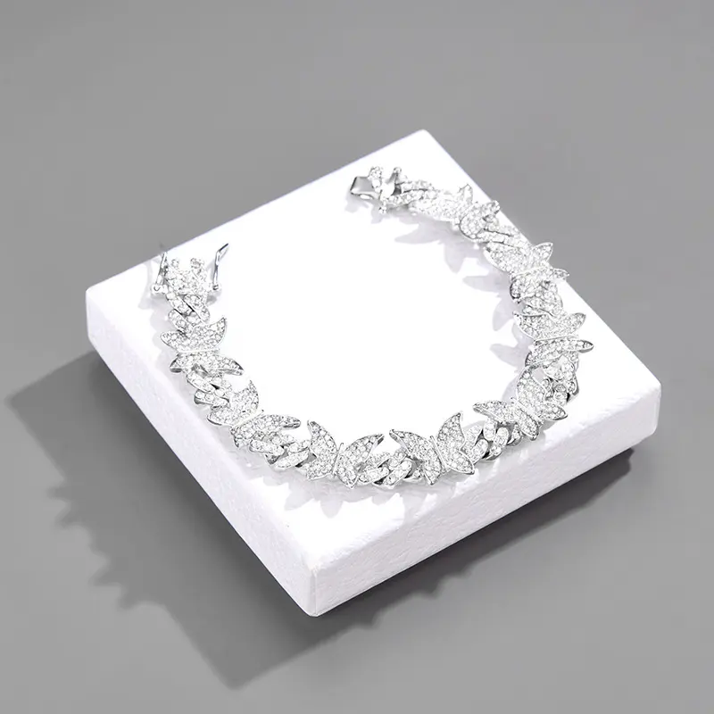 Butterfly Diamond Cuban Chain Fashionable Luxury Necklace Sweater Butterfly Diamond Cuban Chain Fashionable Luxury Necklace Sweater