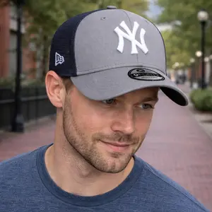 New Era NY Yankees 9FORTY Adjustable Trucker Baseball Hat – Curved Visor, Mesh Back, Premium Urban Sportswear
