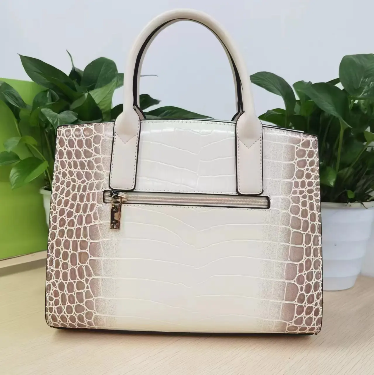 D52- New Women's Large Capacity Crocodile Pattern Shoulder Crossbody Handbag