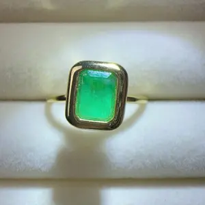 <PingEast jewelry > Emerald ring302—-925 Sterling Silver Gold-Tone Bezel Ring | 5×7mm Princess-Cut Natural Emerald, Rich Color, with Certificate