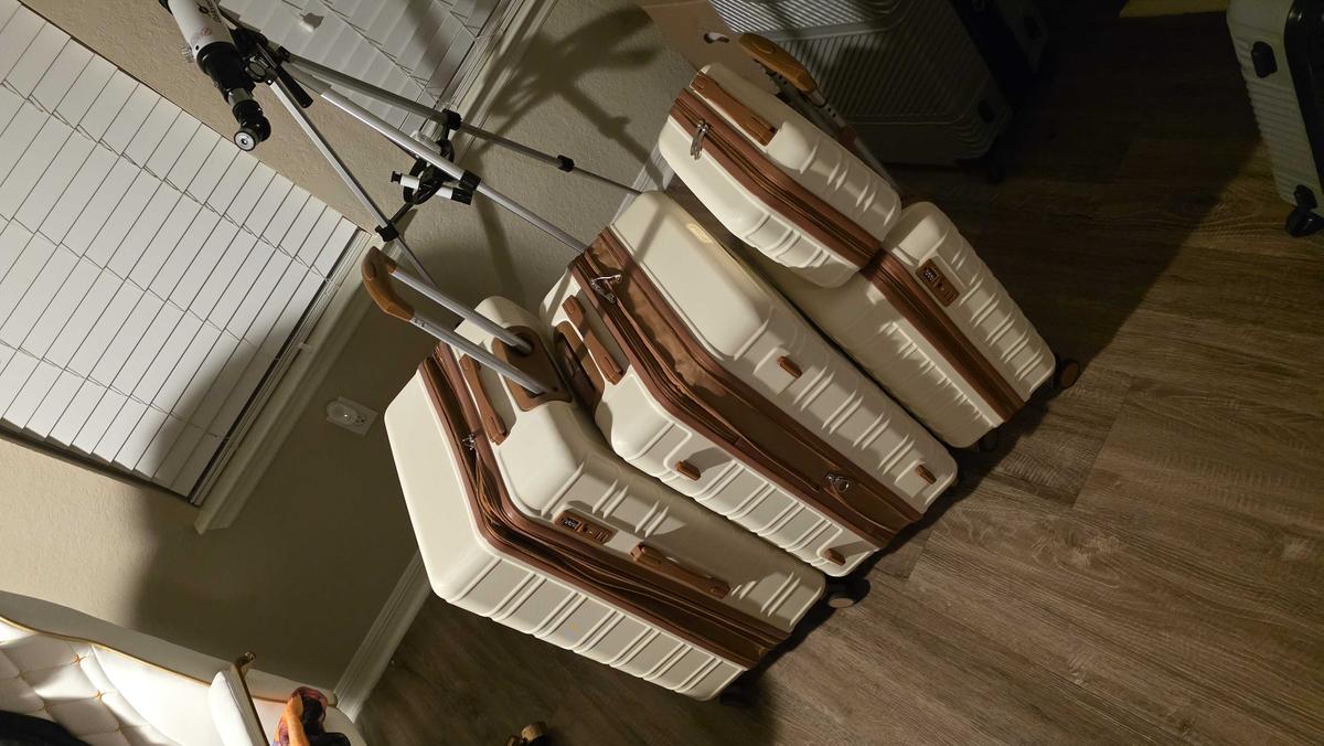 Item: 4PCS Off-White