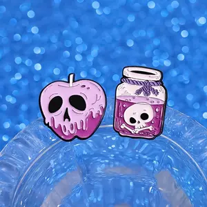 2pcs/set Cartoon Poison Apple brooch Skull pin Punk skull enamel metal brooch badge, accessory gift, no harm to skin, never fades, never deforms, an excellent gift for villain fans or fairy tale lovers