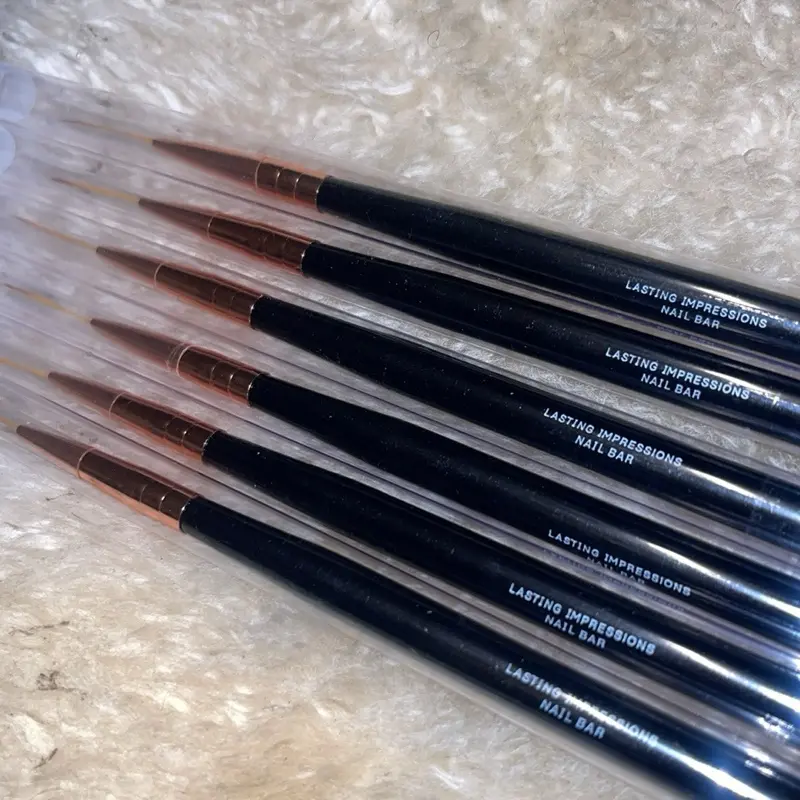 Basic Skinny Liner Brush Basic Skinny Liner Brush