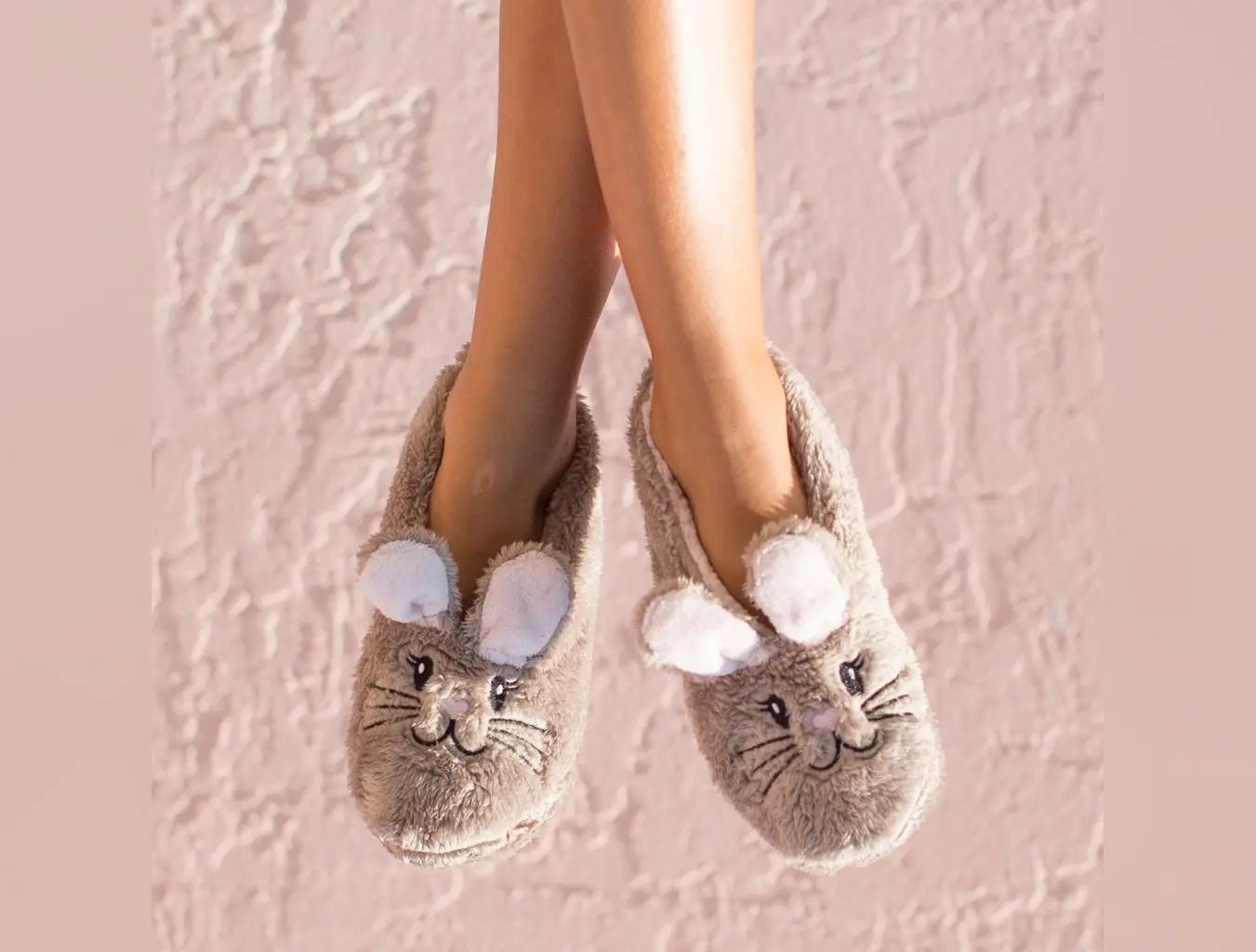 Faceplant Footsie: Women's Footwear Slippers Snuggle Bunny