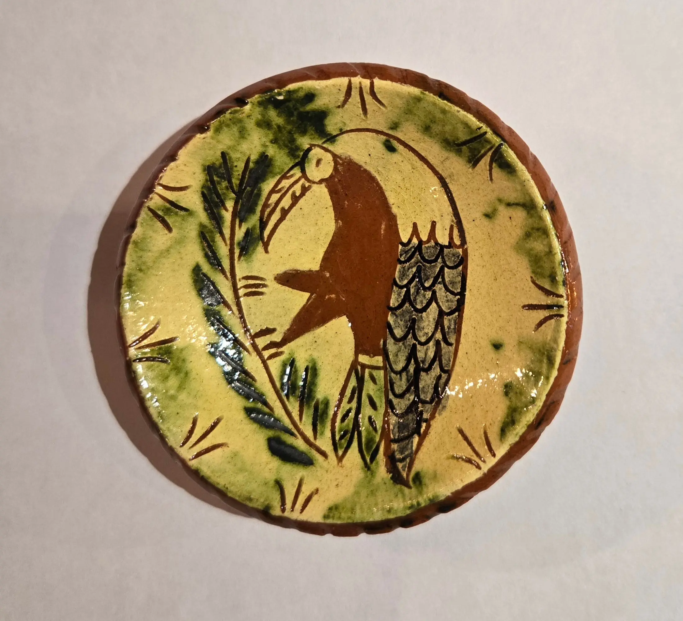 Sgraffito 2 1/2" Pottery Plate - Versatile Design for Various Cooking Applications