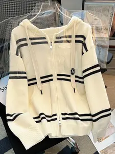 Fall Winter Stylish Striped Zip-Up Cardigan with Pockets, Casual Loose Fit Hooded Sweater for College Style, Versatile Fashion for Women