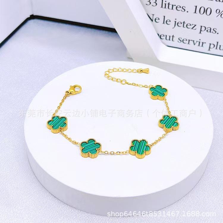 2025erptk Cross-Border Hot Sale Lucky Five-Petal Flower Earrings Necklace Set European and American Fashion Versatile Five-Leaf Flower Jewelry Set New Fashion