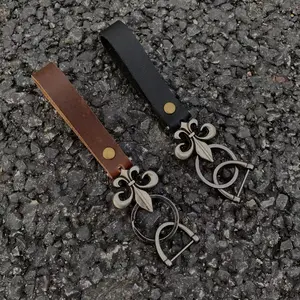 IEWS cowhide flower cross metal keychain horseshoe buckle retro bracelet ring design pendant
