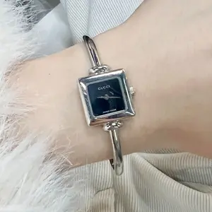 Gucci Vintage 1900L Square Bangle Watch 19mm Black Dial MWT000552
