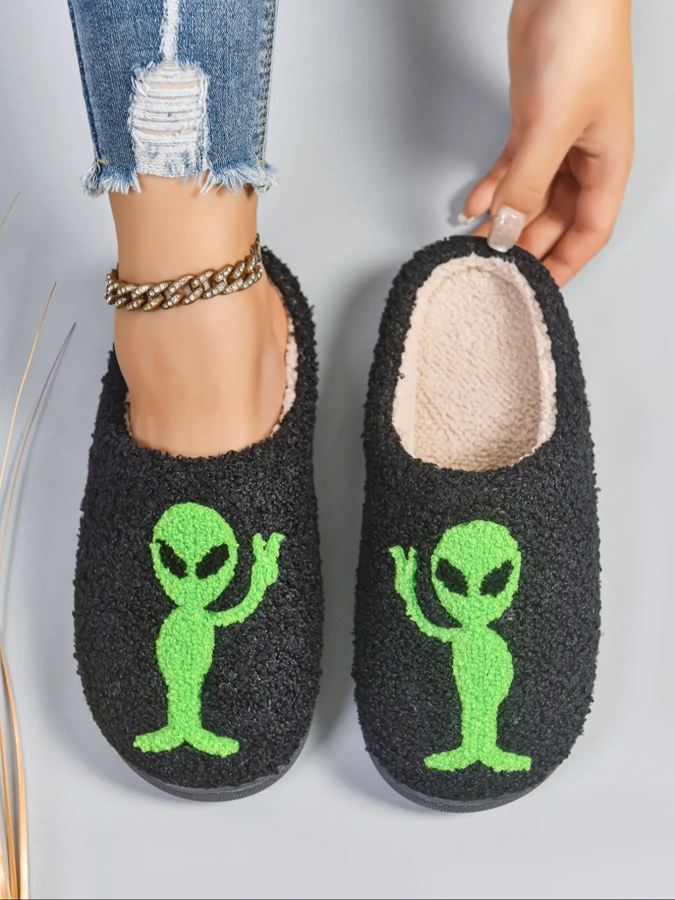 Halloween Alien Embroidered Women Couple Slippers, Winter Warm Textile Tpr Sole, Fashion Cartoon Pattern, Indoor Home Shoes