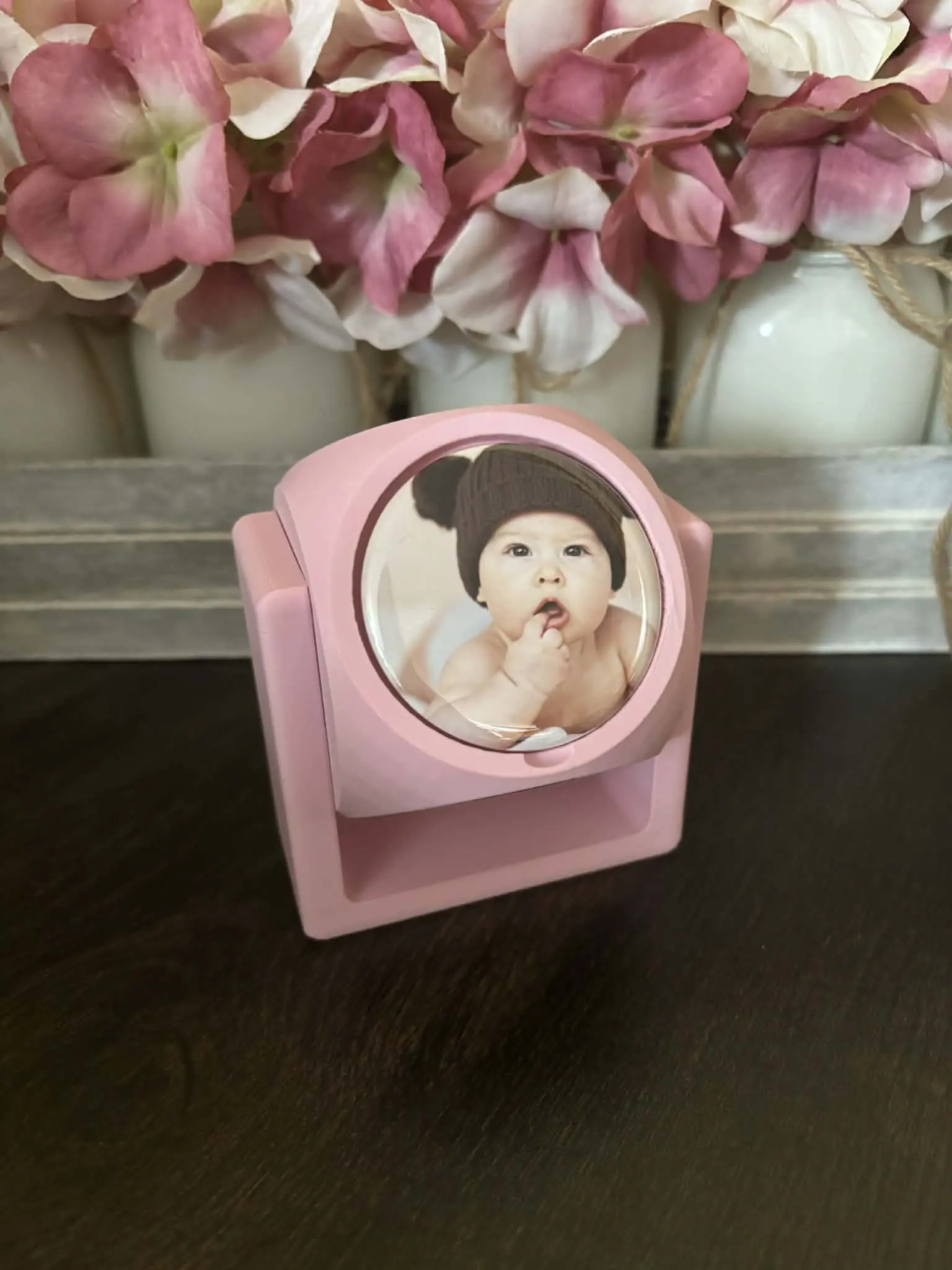 Rotating Photo Cube (includes 4 round photo magnets 2.25 inch)