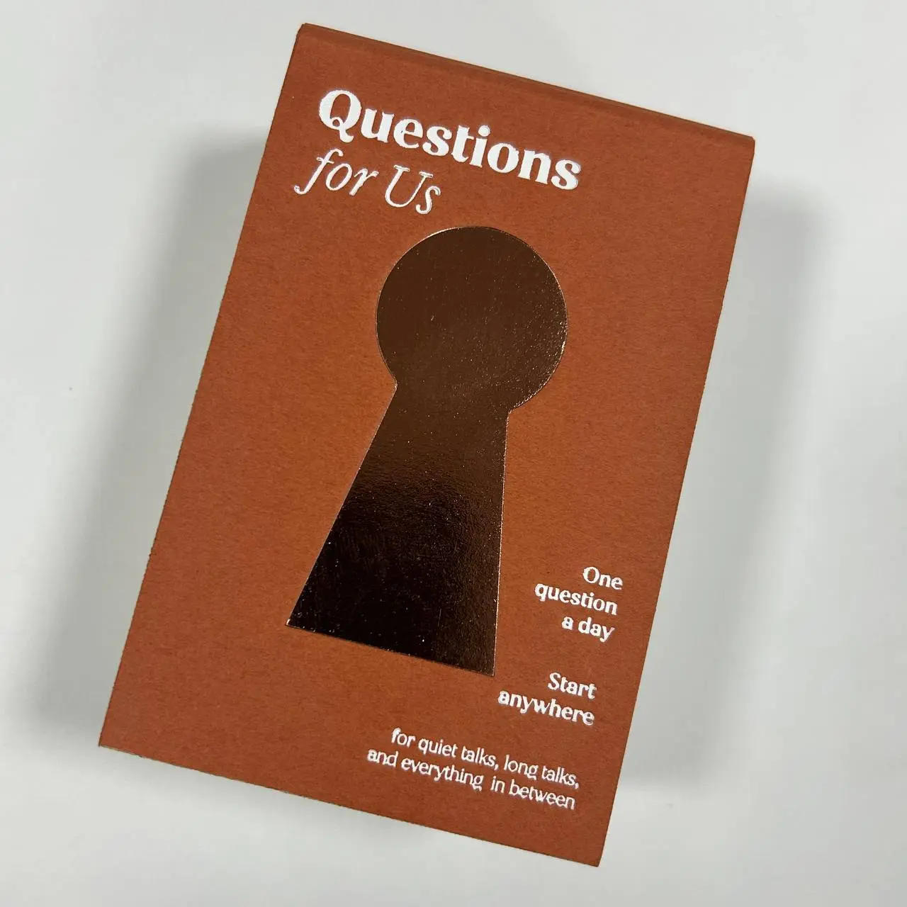 365 Questions for Couples Tear-Off Desk Calendar with Daily Conversation Prompts and Refrigerator Magnets, English Edition