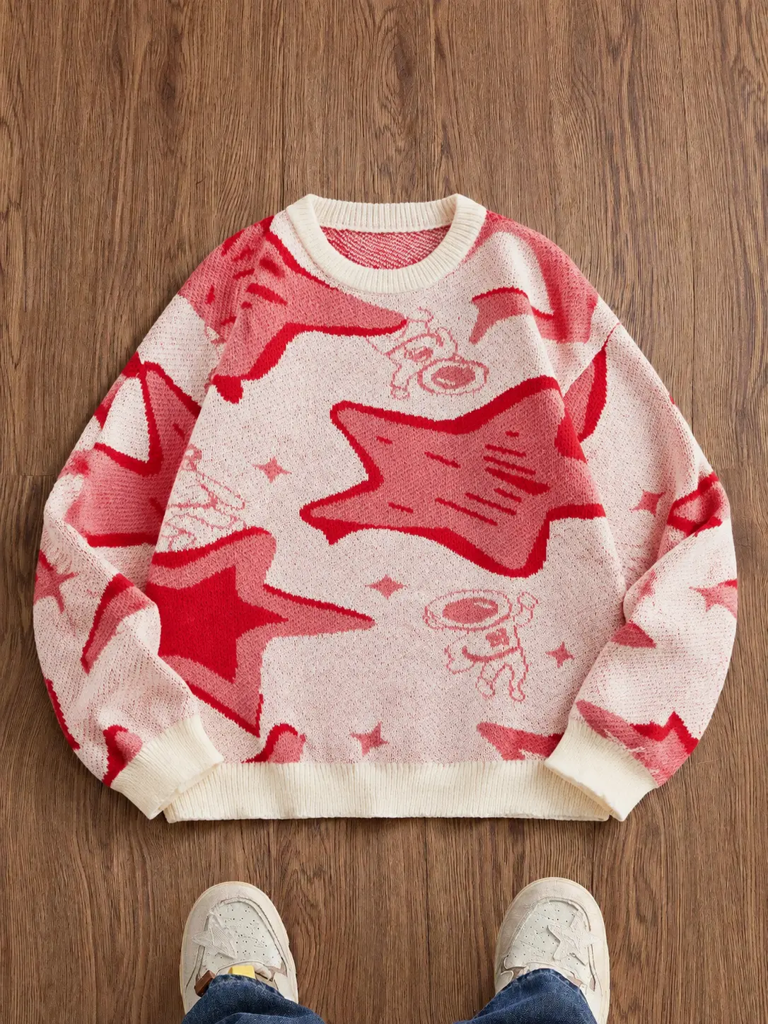Men’s jacquard crewneck knit sweater with all-over star astronaut print, trendy and cool loose fit for autumn/winter, casual and versatile top
