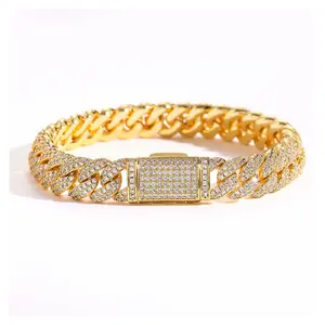 A²OTP Luxury Gold Chunky Chain Rhinestone Bracelet – A Street Style Must-Have – Perfect Gift