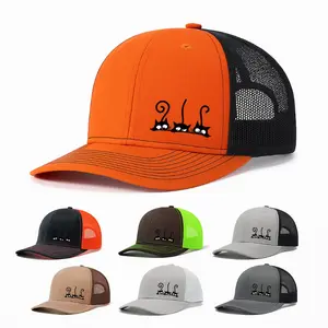 Playful Cat Trio Graphic Mesh Cap Adjustable Snapback Breathable Outdoor Hat for Men and Women Casual Summer Streetwear Baseball Cap