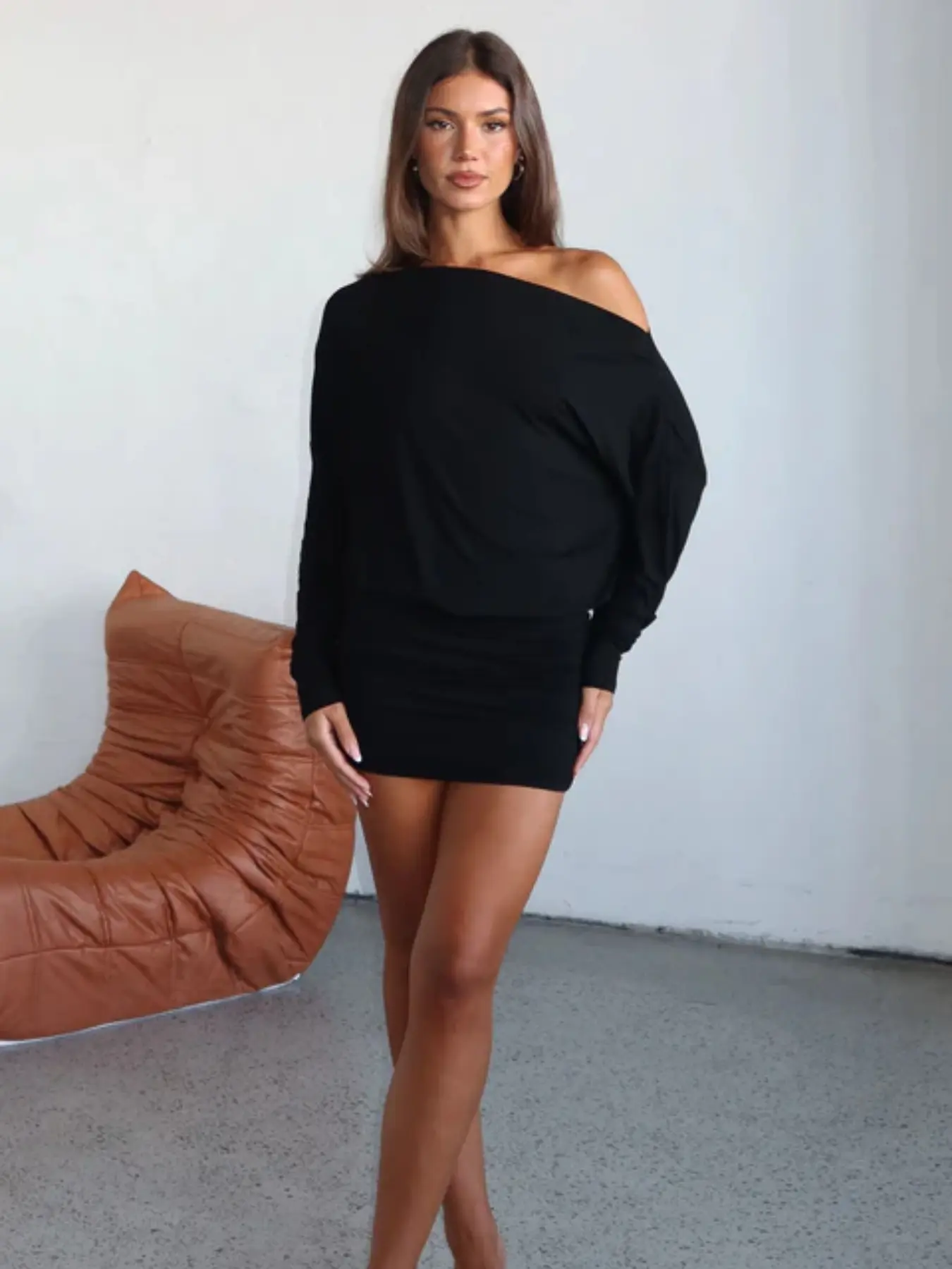Off-Shoulder Long Sleeve Short Dress, Casual Chic Street Style Loose Fit Design, Show off Shoulder Lines, Fashionable and Sexy Summer, Top, Womenswear