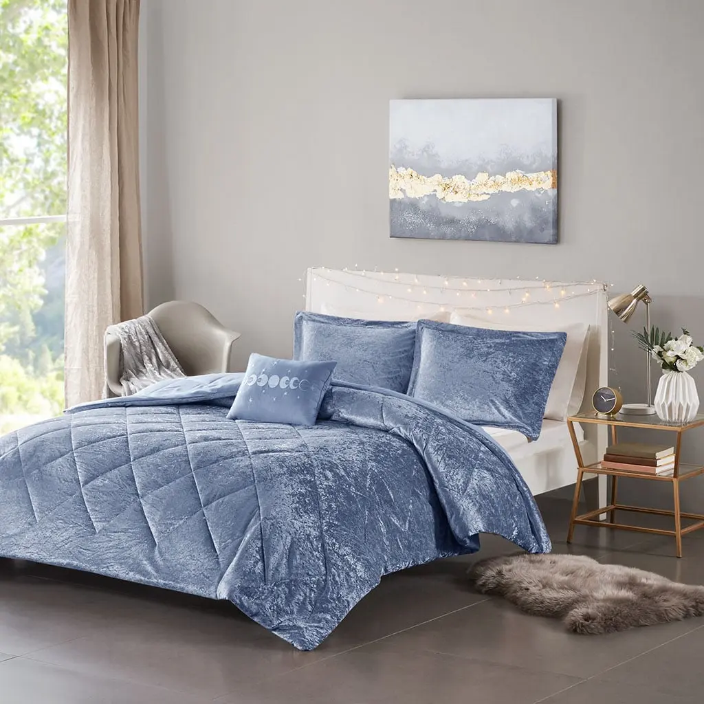 Intelligent Design Felicia Velvet Comforter Set with Throw Pillow - Twin & Twin Extra Large, Blue, 68x90x1in, Bedroom Bedding Set, Soft Bedding Option, Soft Bedding Sets
