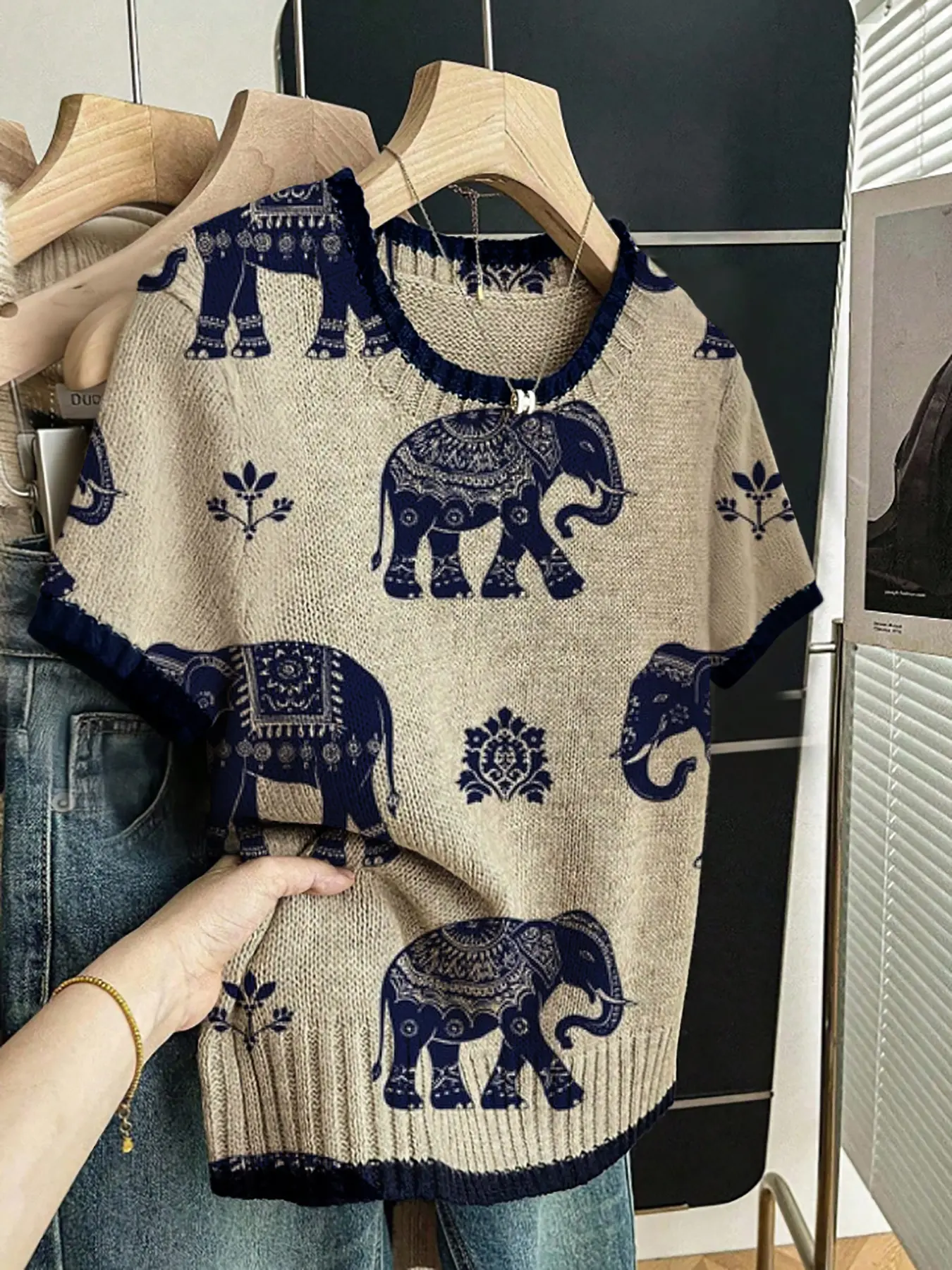 Women's Vintage African Wax Elephant Print Knit Sweater, Round Neck Short Sleeve, Casual Breathable Top for Spring Summer Fall