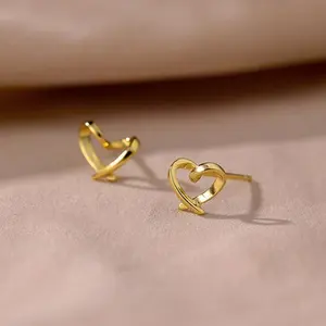 GGIRL Small and Stylish 14K Gold Plated Minimalist Mini Hollow Heart Earrings with a Niche Design, Compact and Exquisite, Low-Key Temperament, Versatile for Commuting, Birthday/Date/Anniversary Gifts