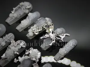 Alexandrite Studio Press On Nails ---Camellia