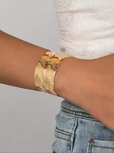 Punk Style Metal Hammered Texture Open Bangle Bracelet, Wide Face Women's Hand Ring for Daily Wear, Unique Versatile Design