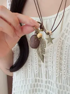 Fashionable Retro Leaf Pendant Necklace, Multi-Accessories Long Sweater Chain, Unique and Versatile, Stylish Leaf Necklace for All Seasons