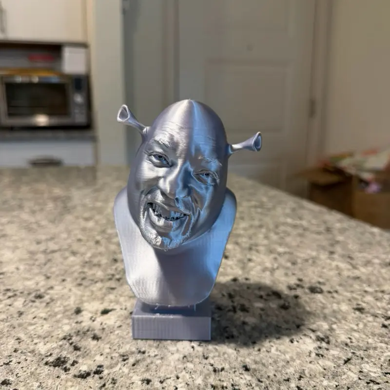 Shrek x Will smith statue