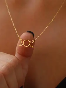 Triple Moon Goddess Design Pendant Necklace, Stainless Steel Jewelry for Party, Daily Clothing Decor, Trendy All-match & Exquisite Jewelry for Birthday Gift, Minimalist Necklace, Elegant Necklace
