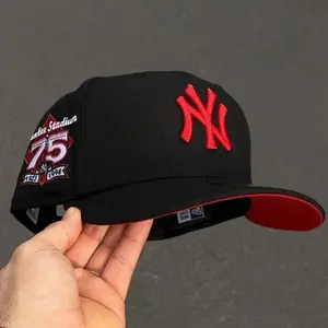 New Era New York Yankees 9FORTY Black Snapback Hat – Adjustable MLB Baseball Cap – Streetwear Unisex Summer Edition