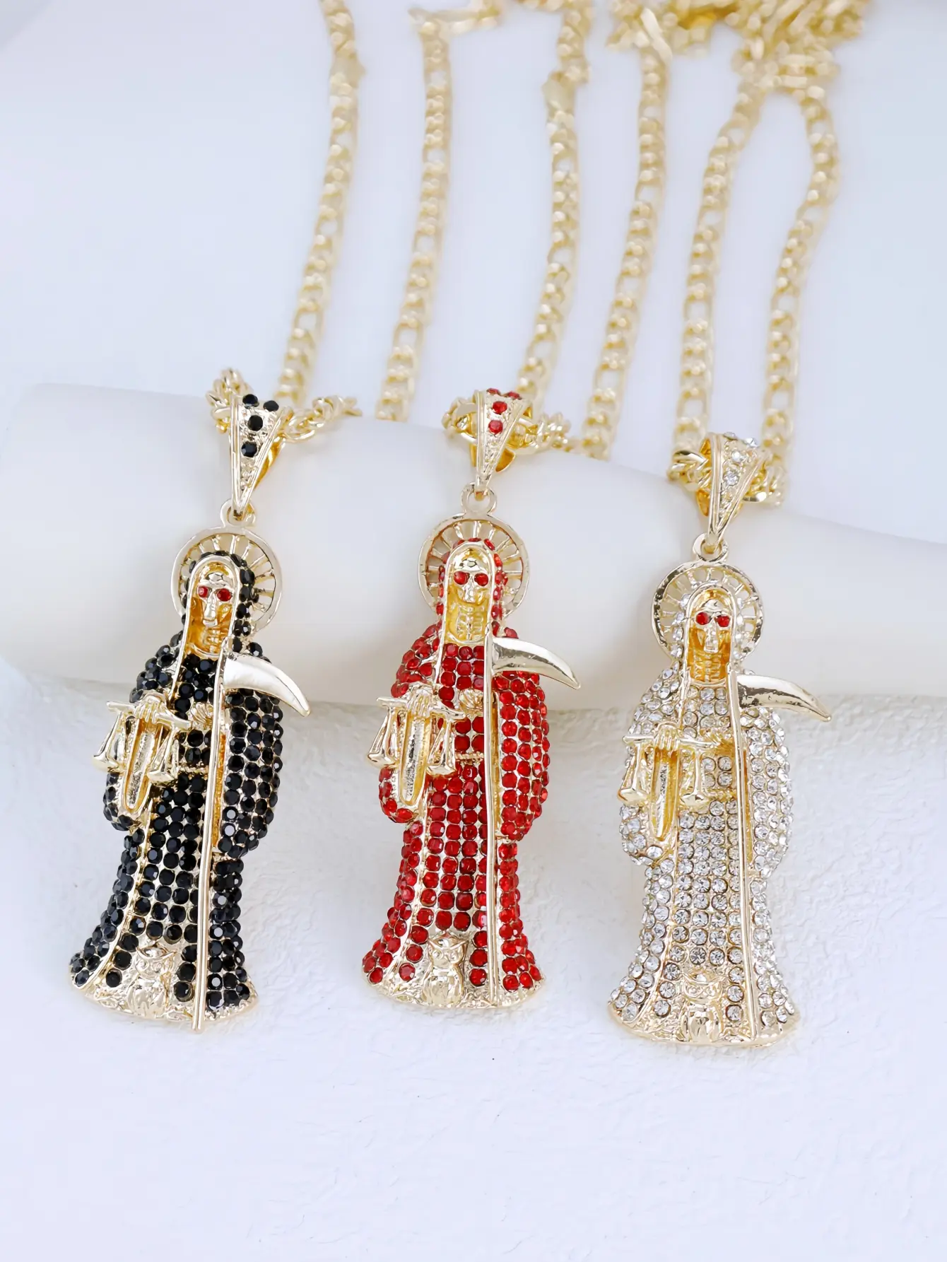 Golden Rhinestone Santa Muerte Decorative Rhinestones Necklace - Elegant Single Piece with Sparkling Stones for Special Occasions, Daily Wear, Decorative Rhinestones Necklaces Gold Chain Detail