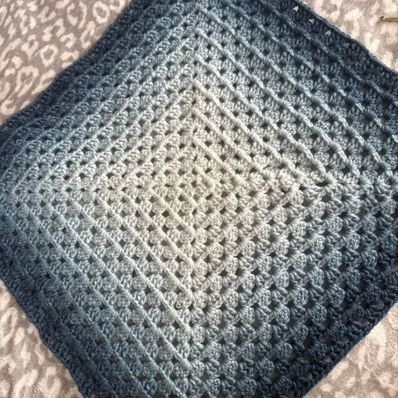 Granny Square Blankets - Soft and Cozy Handmade Crochet Throw for Home Decor